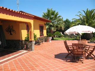 Ferienhaus Finca el Nido in Andalusien mit sonniger Terrass und privatem Pool