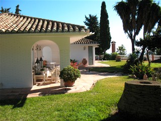 Villa Orenda Blick in den Garten