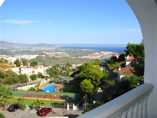 Blick vom Appartement Almendros über Salobrena und das Meer